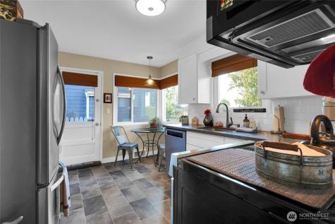 19041 21st Avenue NW Shoreline WA 98177