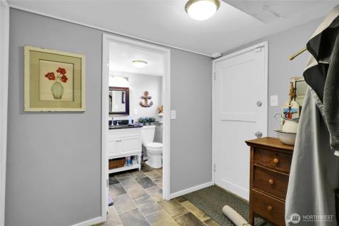 19041 21st Avenue NW Shoreline WA 98177