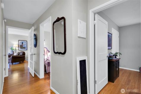 19041 21st Avenue NW Shoreline WA 98177