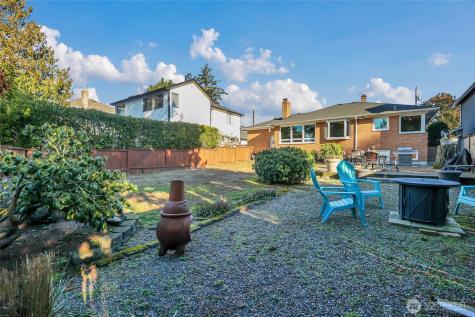 19041 21st Avenue NW Shoreline WA 98177