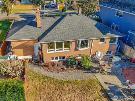 19041 21st Avenue NW Shoreline WA 98177
