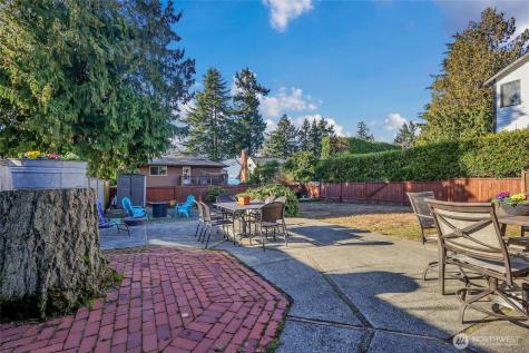 19041 21st Avenue NW Shoreline WA 98177