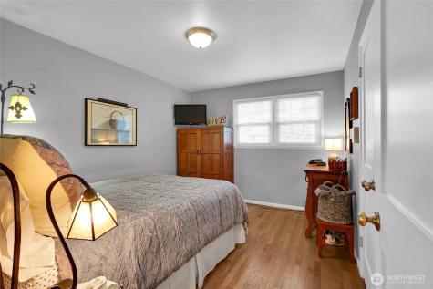 19041 21st Avenue NW Shoreline WA 98177
