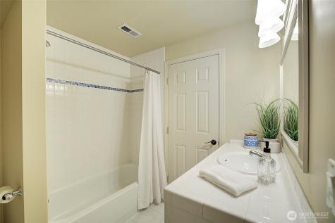 225 131st Avenue NE Bellevue WA 98005