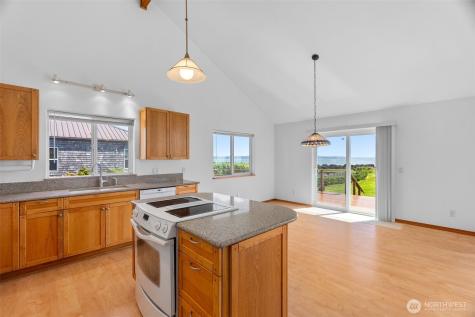 3253 Kindered Avenue Tokeland WA 98590