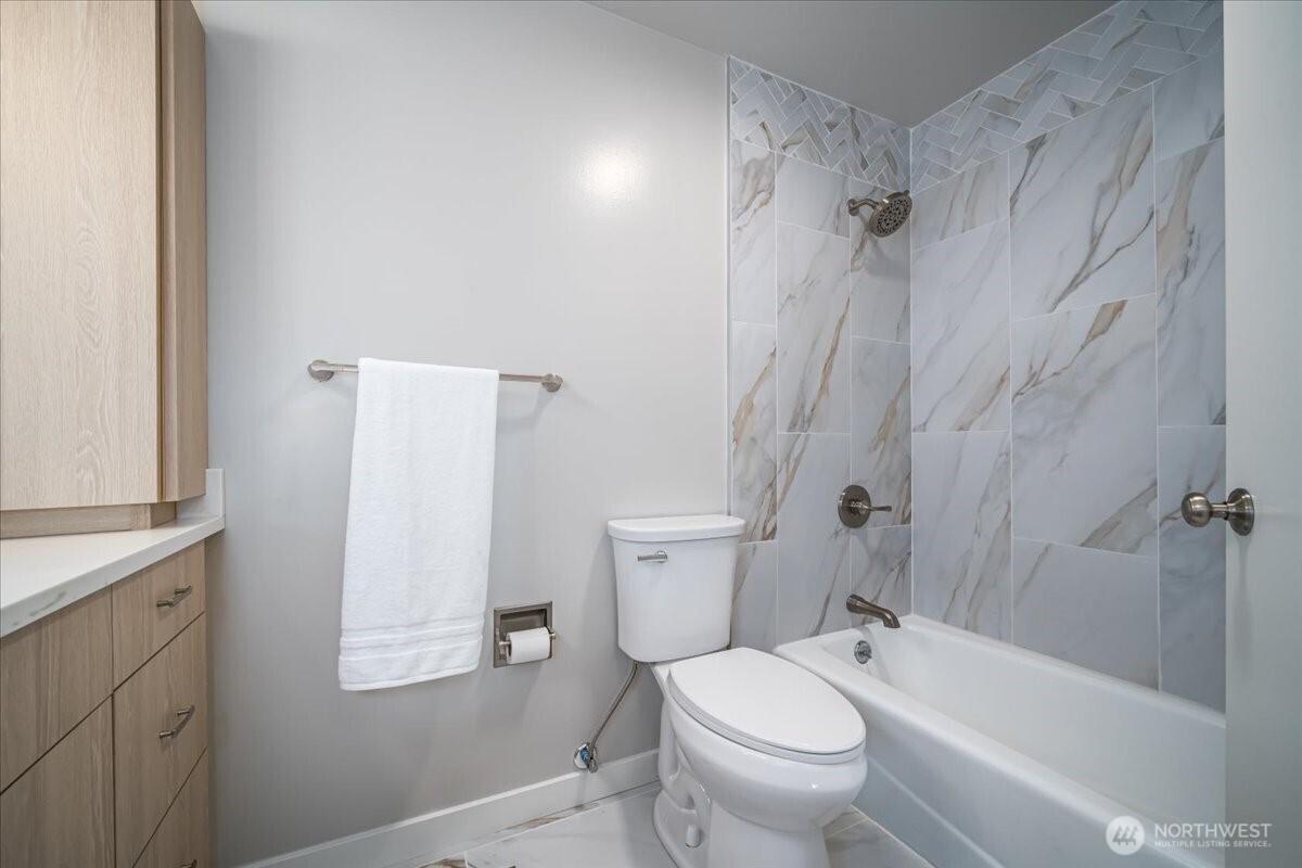 21228 102nd Avenue SE Kent WA 98031