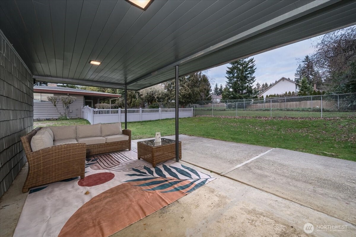 21228 102nd Avenue SE Kent WA 98031