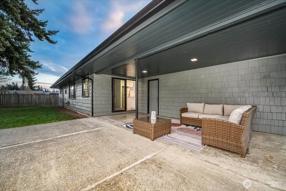 21228 102nd Avenue SE Kent WA 98031