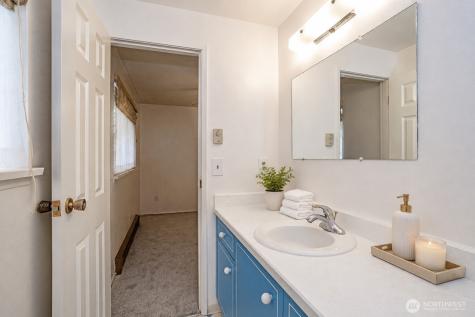 1021 S 68th Street Tacoma WA 98408