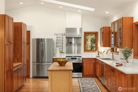 6729 NE Ralston Road Bainbridge Island WA 98110