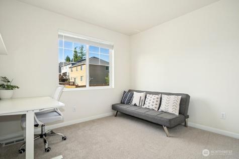 4915 NE 5th Street Renton WA 98059