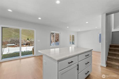 1275 Theo Way Rock Island WA 98850