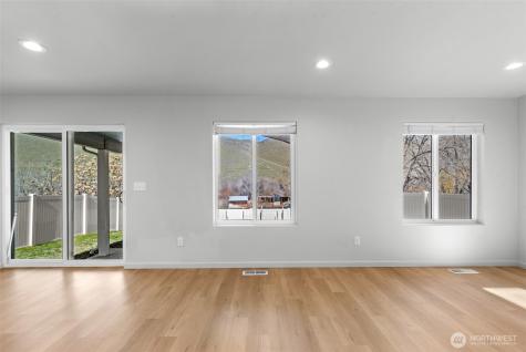 1275 Theo Way Rock Island WA 98850