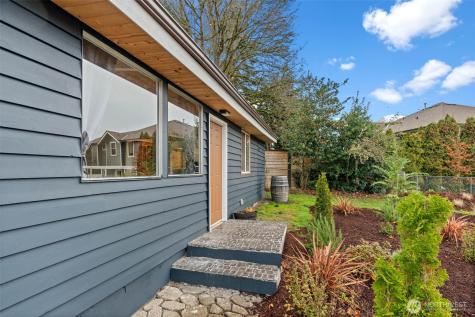 11285 SE Southworth Drive Port Orchard WA 98366