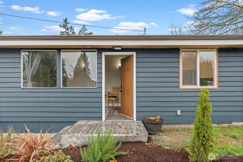 11285 SE Southworth Drive Port Orchard WA 98366