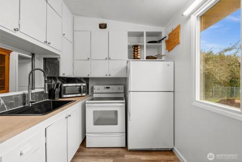 11285 SE Southworth Drive Port Orchard WA 98366