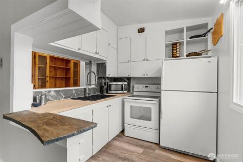 11285 SE Southworth Drive Port Orchard WA 98366