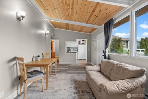 11285 SE Southworth Drive Port Orchard WA 98366