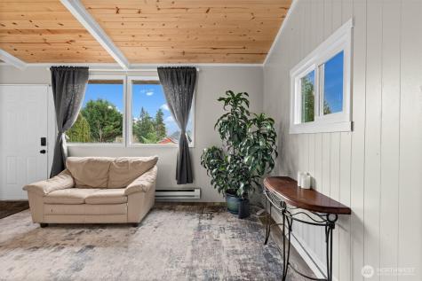 11285 SE Southworth Drive Port Orchard WA 98366
