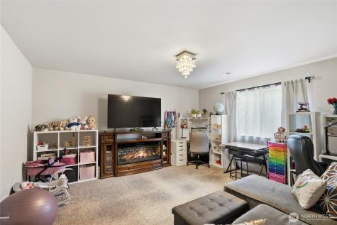 26029 242nd Place SE Maple Valley WA 98038