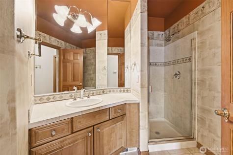 1104 V Street NW Auburn WA 98001