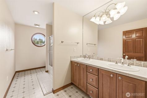 1104 V Street NW Auburn WA 98001