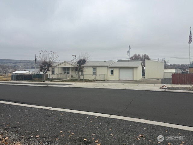 34 N Ginko Street Soap Lake WA 98851