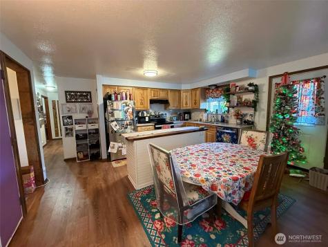 101 Edgewood Avenue Elma WA 98541