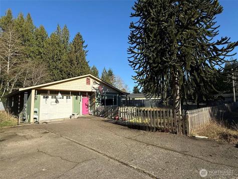101 Edgewood Avenue Elma WA 98541