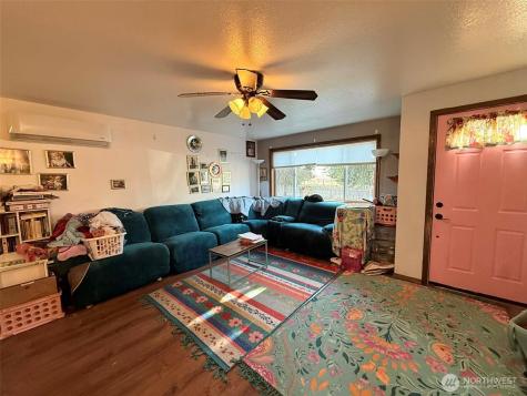 101 Edgewood Avenue Elma WA 98541