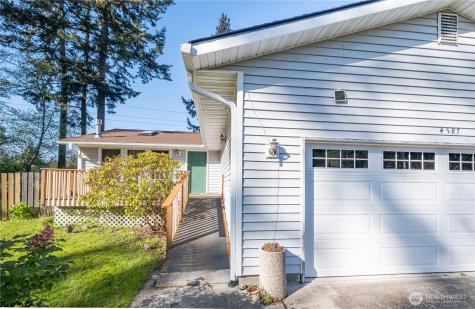 4587 Siesta Place Oak Harbor WA 98277