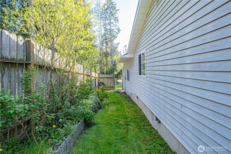 4587 Siesta Place Oak Harbor WA 98277