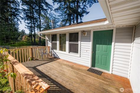 4587 Siesta Place Oak Harbor WA 98277