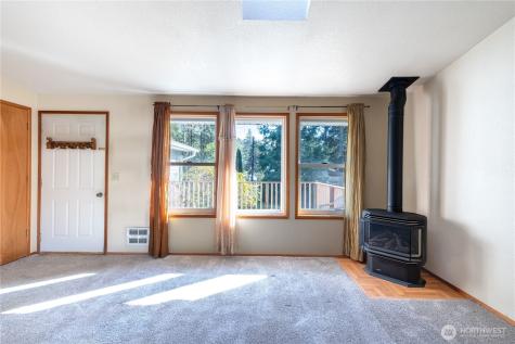 4587 Siesta Place Oak Harbor WA 98277