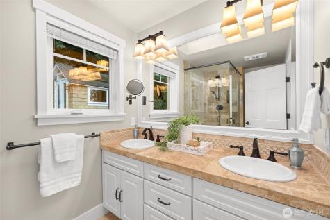 18021 SE 40th Place Bellevue WA 98008