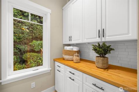 18021 SE 40th Place Bellevue WA 98008