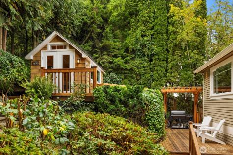 18021 SE 40th Place Bellevue WA 98008