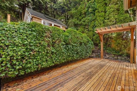 18021 SE 40th Place Bellevue WA 98008