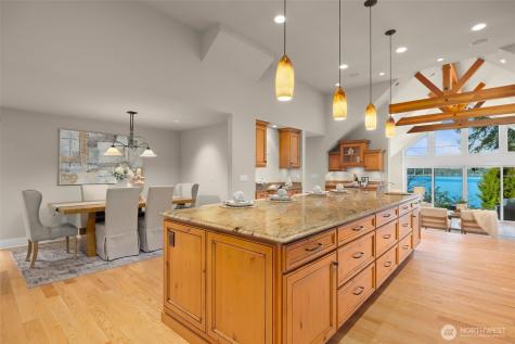 18021 SE 40th Place Bellevue WA 98008