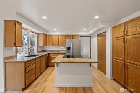 2064 Hoquiam Court NE Renton WA 98059
