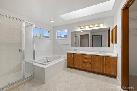 2064 Hoquiam Court NE Renton WA 98059