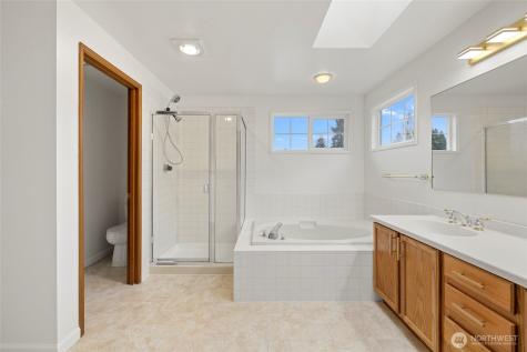 2064 Hoquiam Court NE Renton WA 98059
