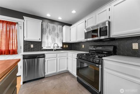 1110 15th Avenue SW Puyallup WA 98371
