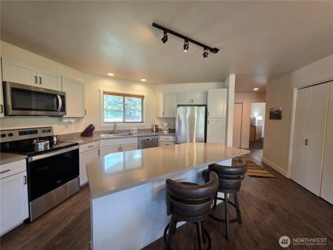 1 Lodge 609-q Manson WA 98831