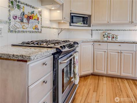 4026 Burke Avenue N Seattle WA 98103