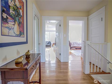 4026 Burke Avenue N Seattle WA 98103