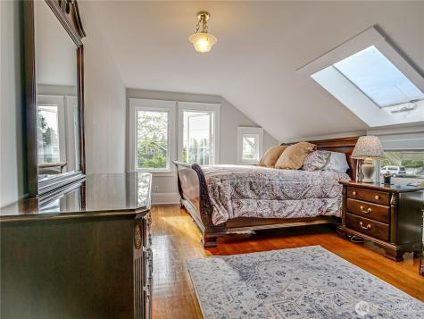 4026 Burke Avenue N Seattle WA 98103