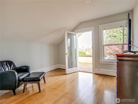 4026 Burke Avenue N Seattle WA 98103
