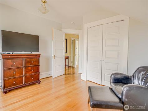 4026 Burke Avenue N Seattle WA 98103