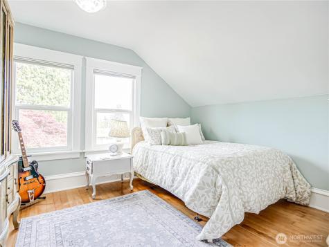 4026 Burke Avenue N Seattle WA 98103